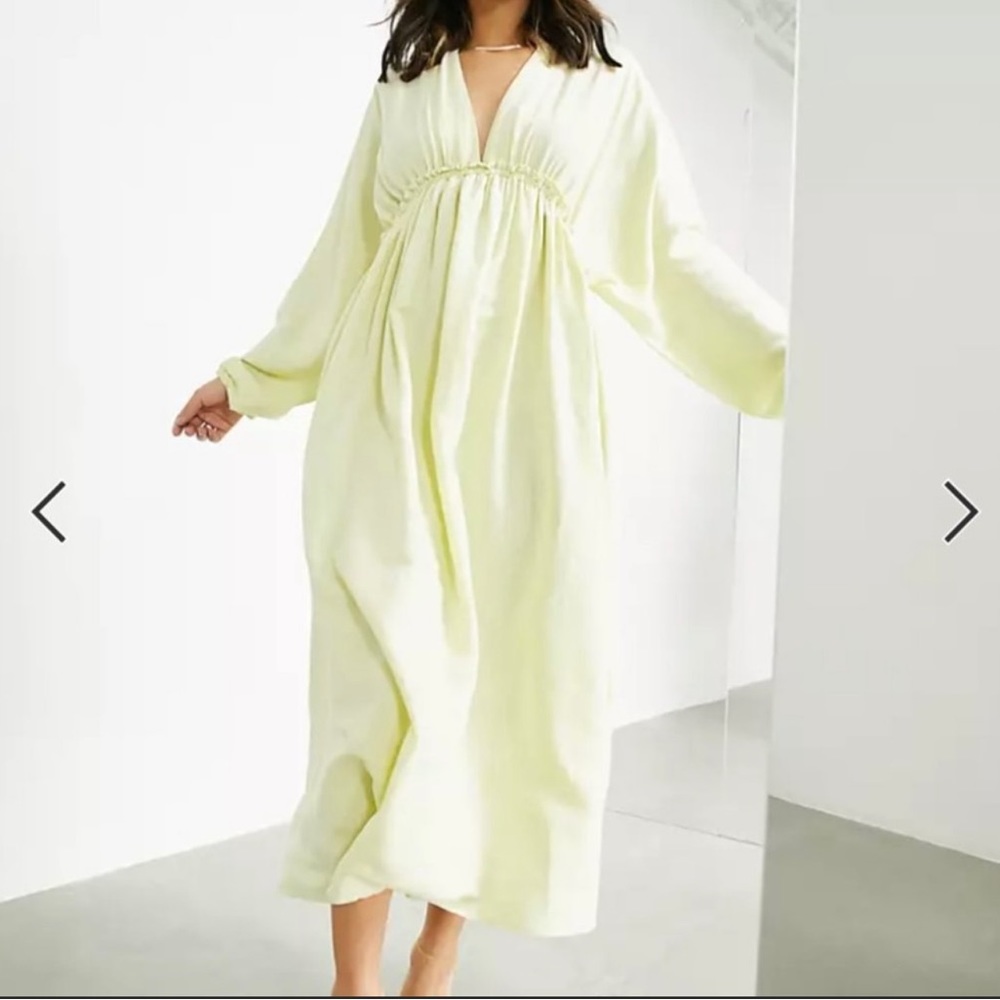 ASOS EDITION gathered waist batwing midi dress in washed lime - Picture 2 of 4